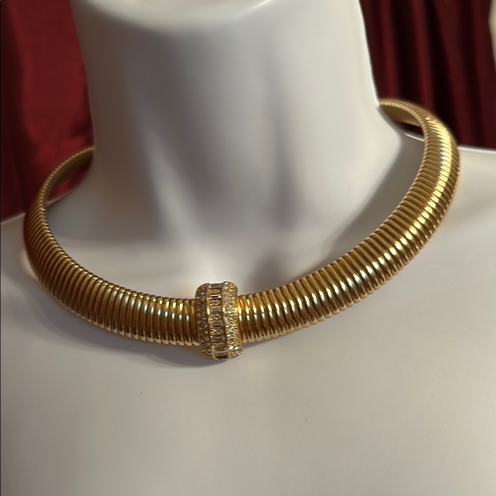 Elegant Gold Choker Necklace